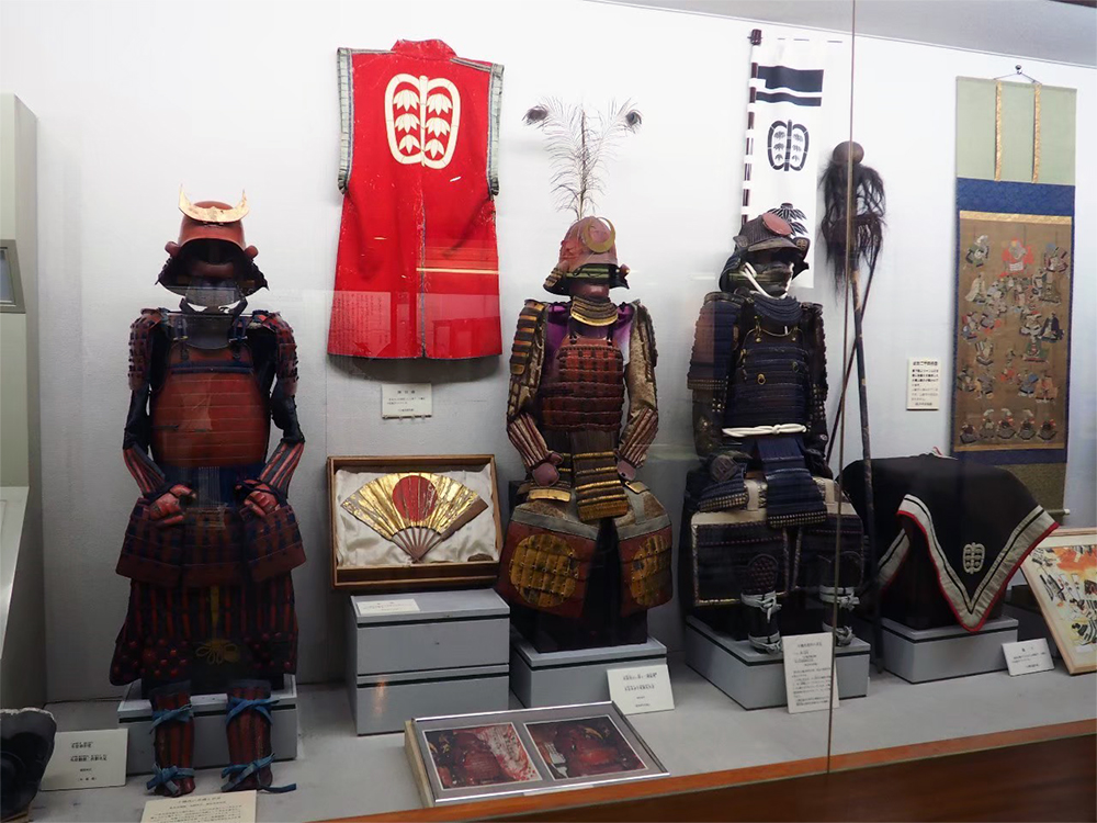 甘楽町歴史民俗資料館内に展示してある甲冑