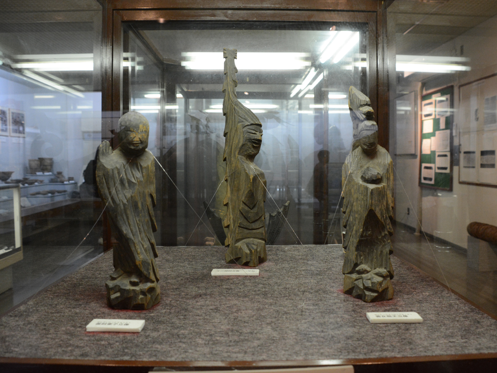 甘楽町歴史民俗資料館木彫りの仏様