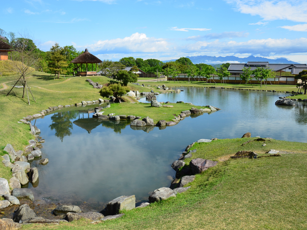 楽山園の日本庭園と昆明池