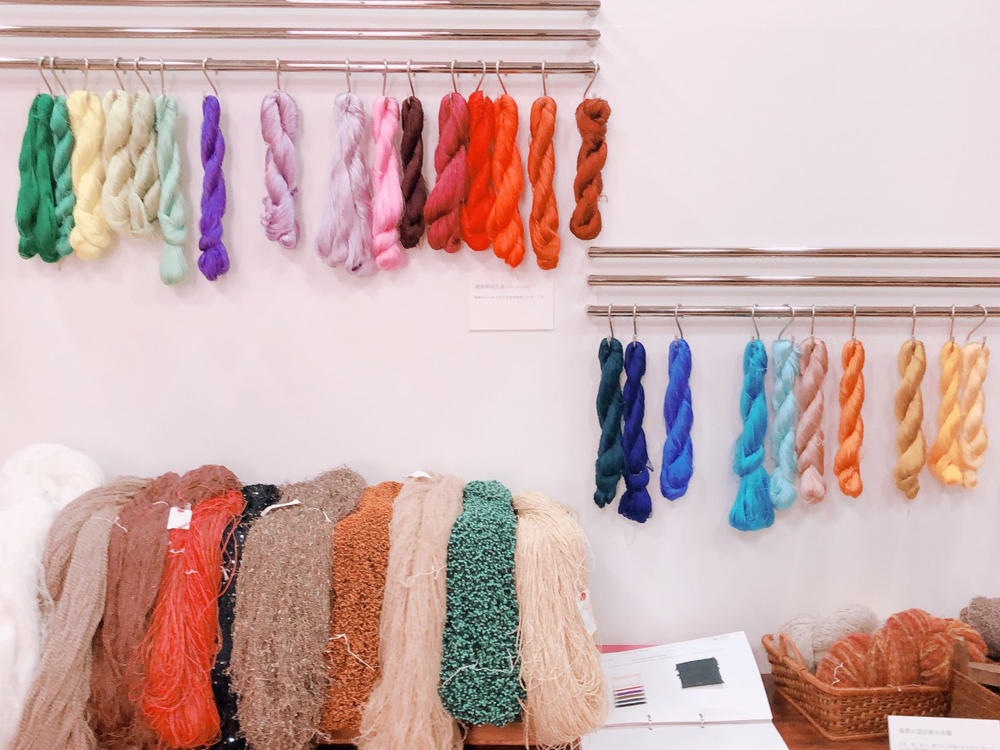 桐生織物記念館桐カラフルな生織製品の展示